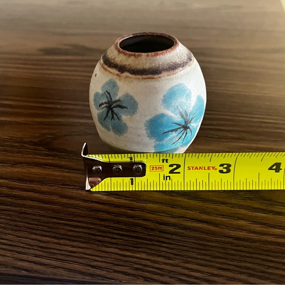 Small Painted Pottery Vase - Picture 9 of 12